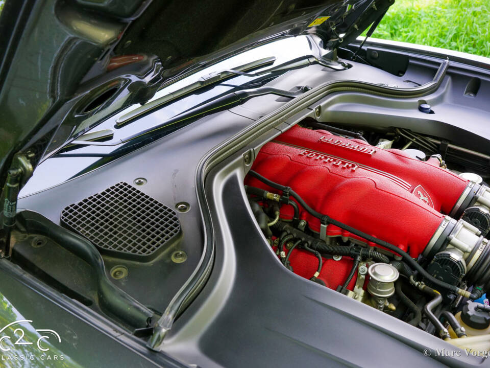 Image 26/85 de Ferrari California (2010)