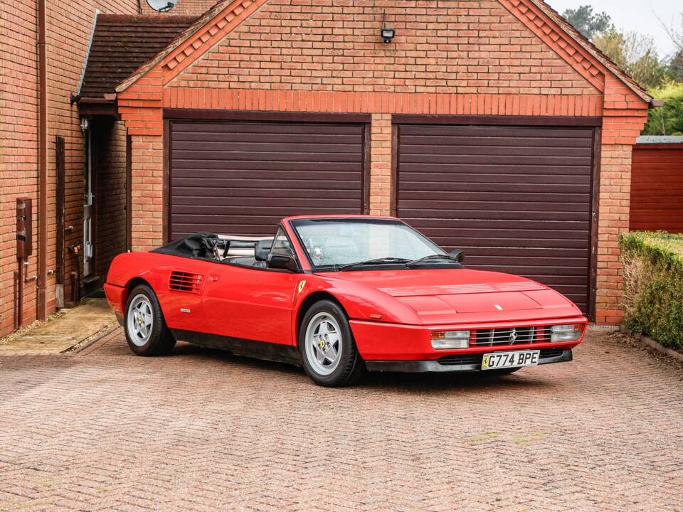 Image 16/42 of Ferrari Mondial T (1990)