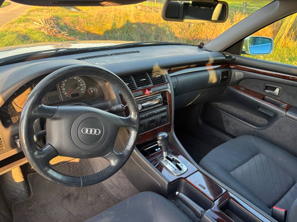 Bild 7/17 von Audi A8 3.7 (1998)