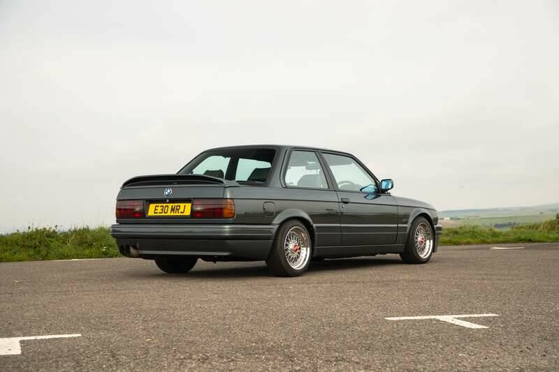 Image 21/50 of BMW 325i (1990)