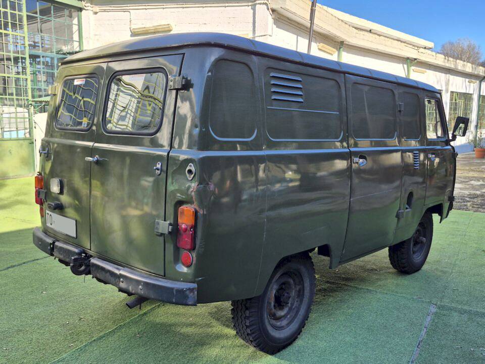 Image 11/51 of UAZ 3741 (1991)
