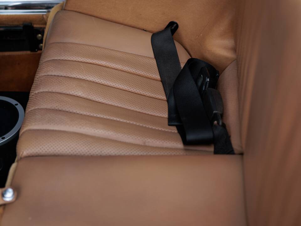 Image 23/50 of Mercedes-Benz 420 SL (1988)