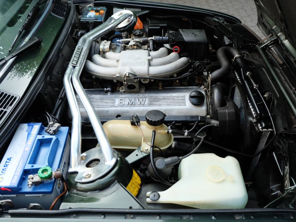 Immagine 47/48 di BMW 325i (1986)
