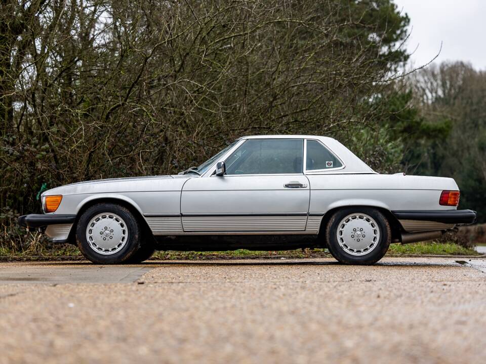 Image 11/31 of Mercedes-Benz 560 SL (1987)