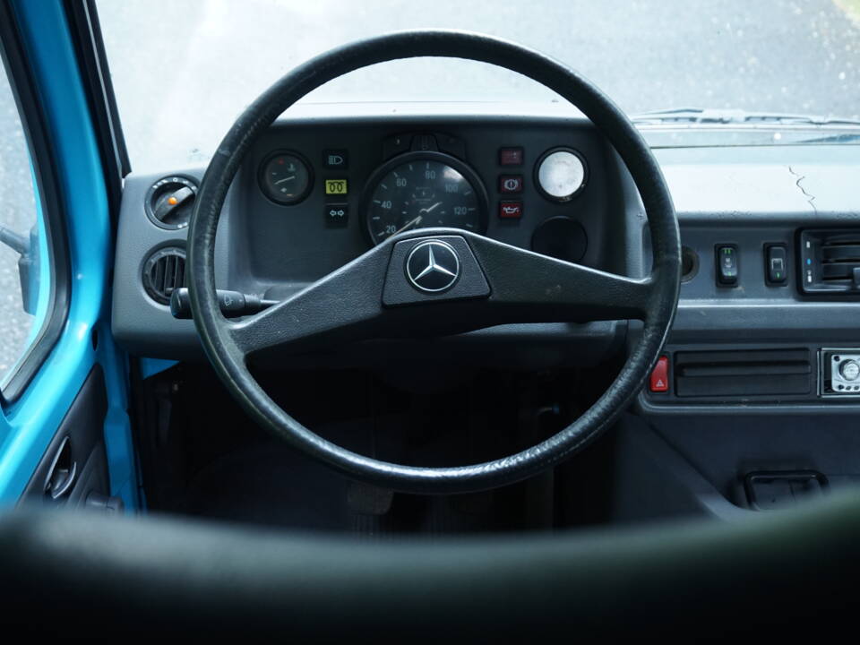 Image 12/12 of Mercedes-Benz T1 208 D (1994)