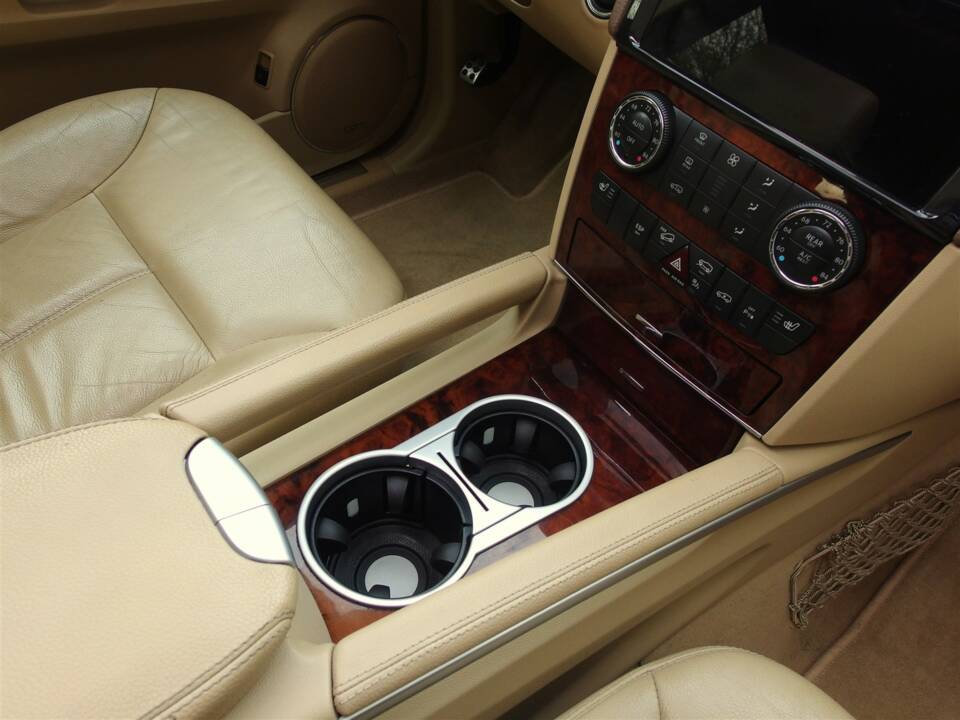 Bild 38/98 von Mercedes-Benz GL 450 4MATIC (2007)