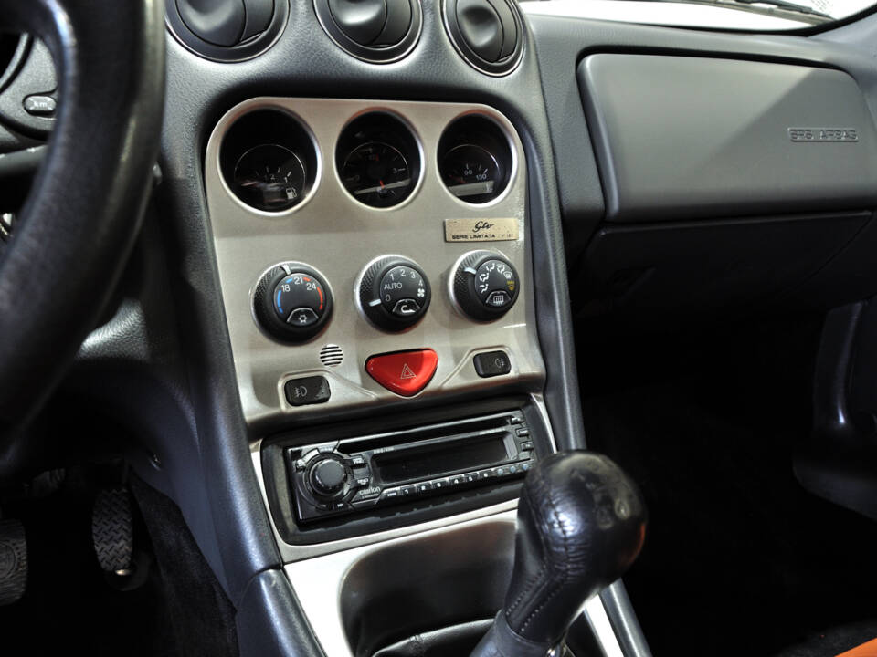 Image 19/29 of Alfa Romeo GTV 2.0 Twin Spark (2001)