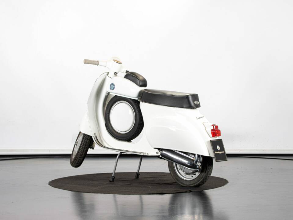 Immagine 2/50 di Piaggio Vespa 50 SS (1966)
