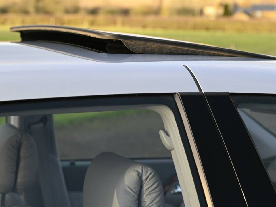 Image 24/50 de Mercedes-Benz S 500 L (2001)