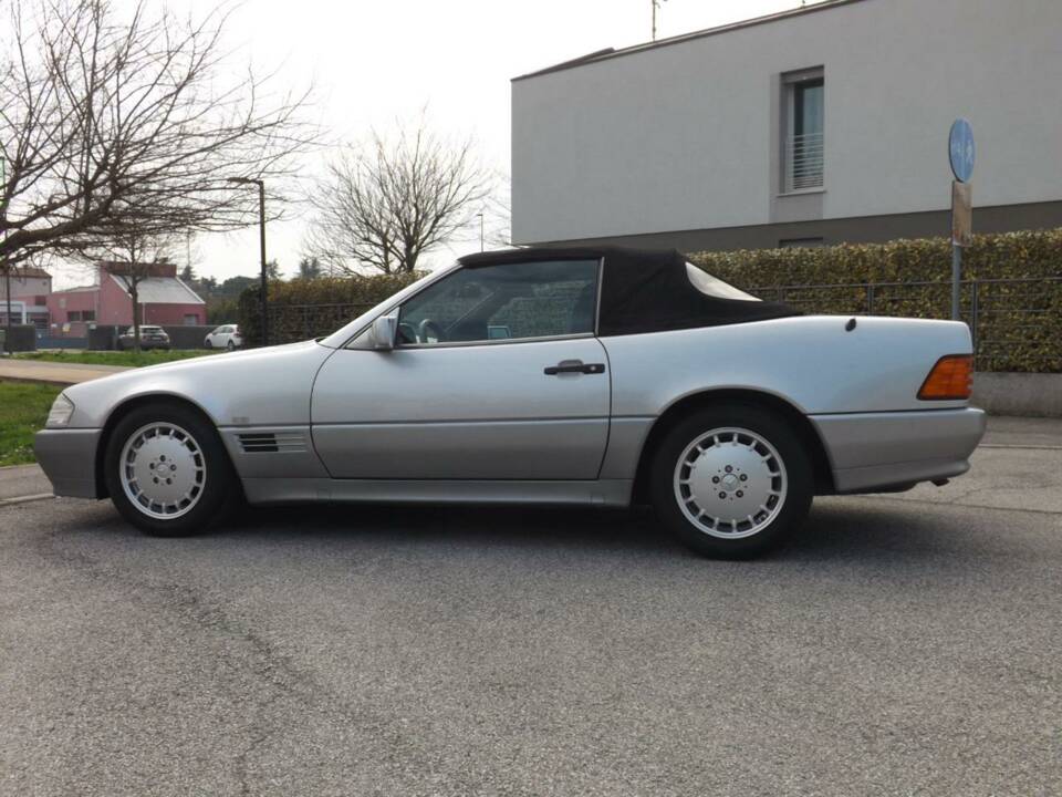 Image 10/50 of Mercedes-Benz 500 SL (1991)