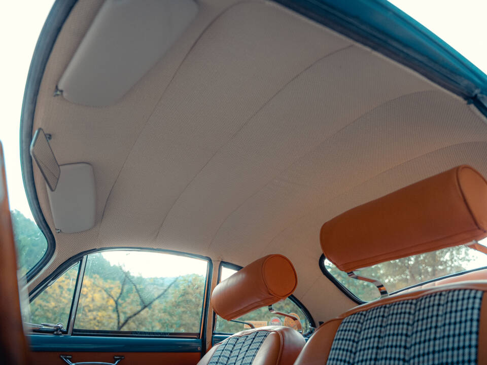 Image 32/86 of Porsche 356 B 1600 Super 90 (1960)