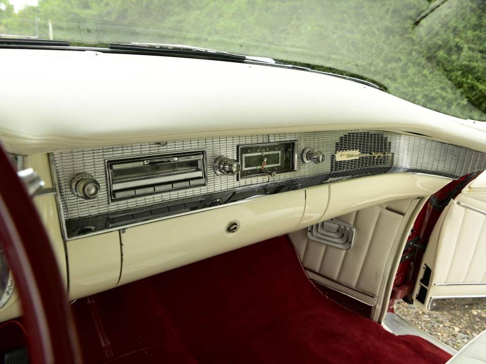 Image 40/50 of Cadillac 62 Coupe DeVille (1956)