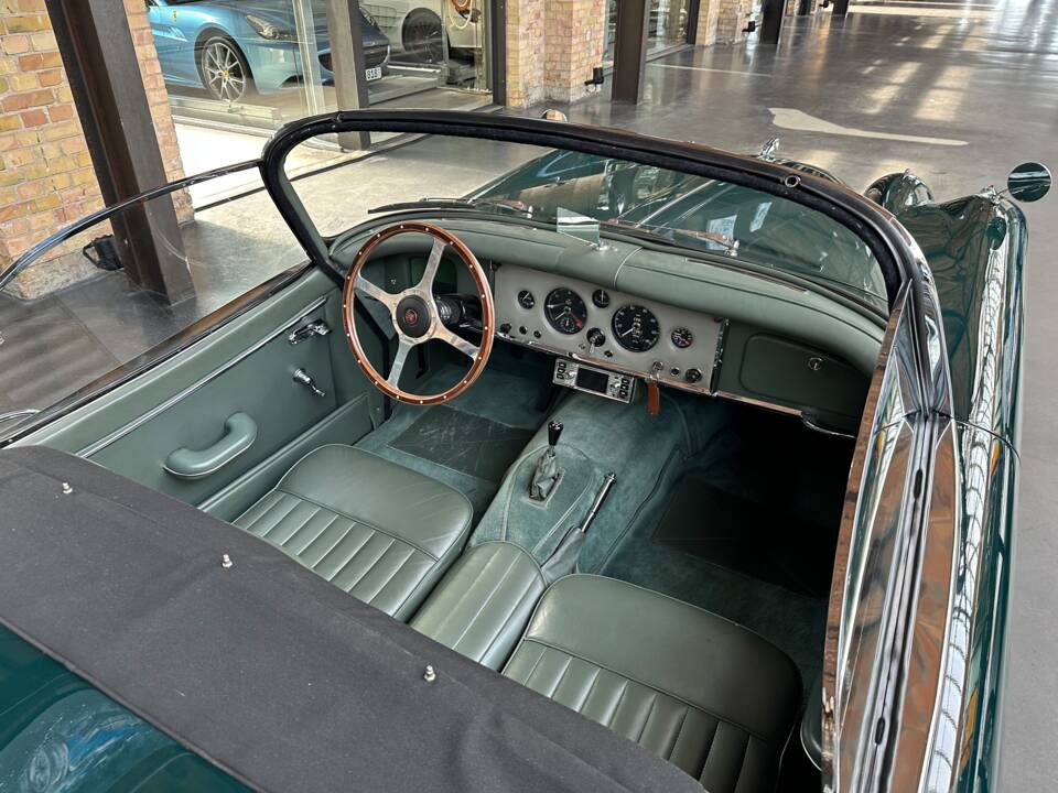 Image 10/19 de Jaguar XK 150 OTS (1958)