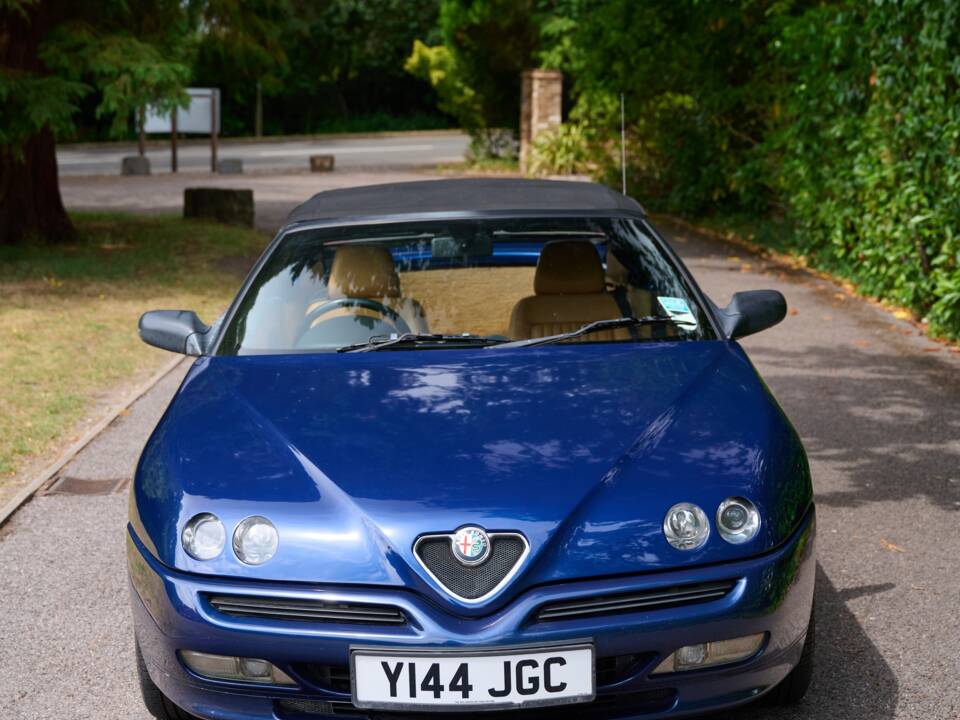 Image 30/50 of Alfa Romeo Spider 2.0 Twin Spark 16V (2001)