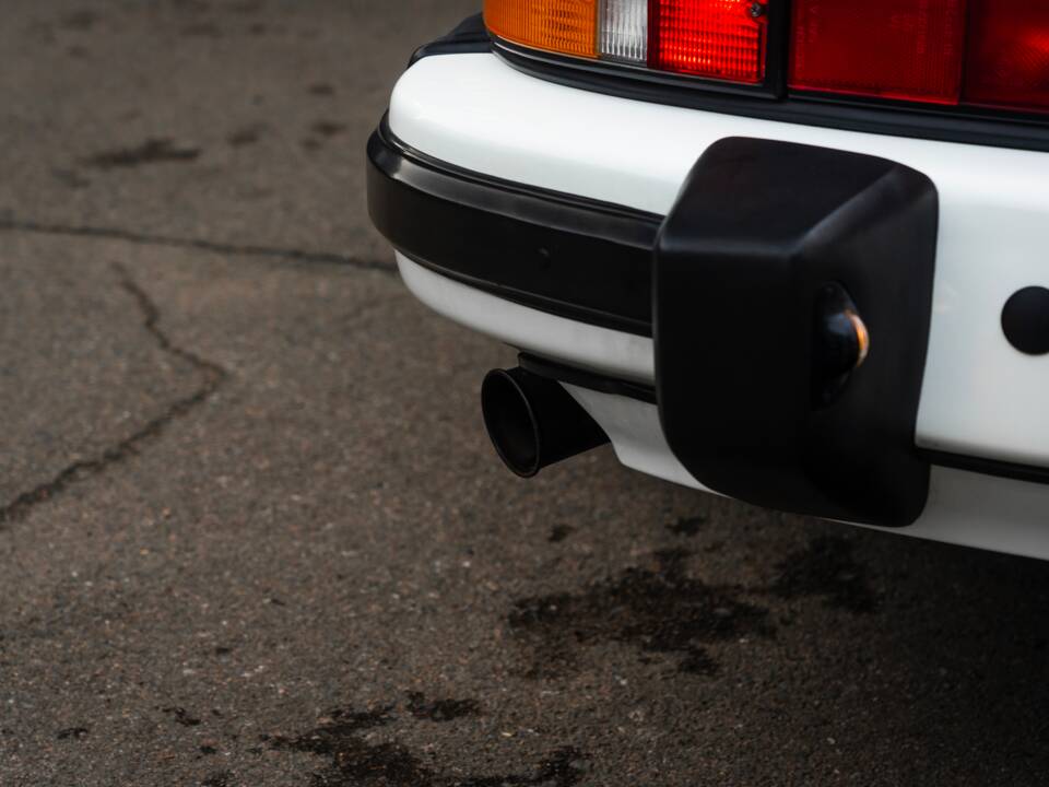 Bild 13/48 von Porsche 911 Speedster 3.2 (1989)