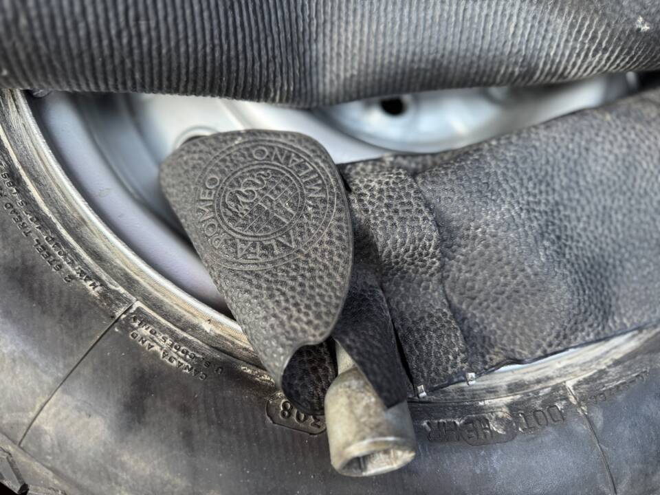 Immagine 42/48 di Alfa Romeo Giulia GT 1300 Junior (1972)