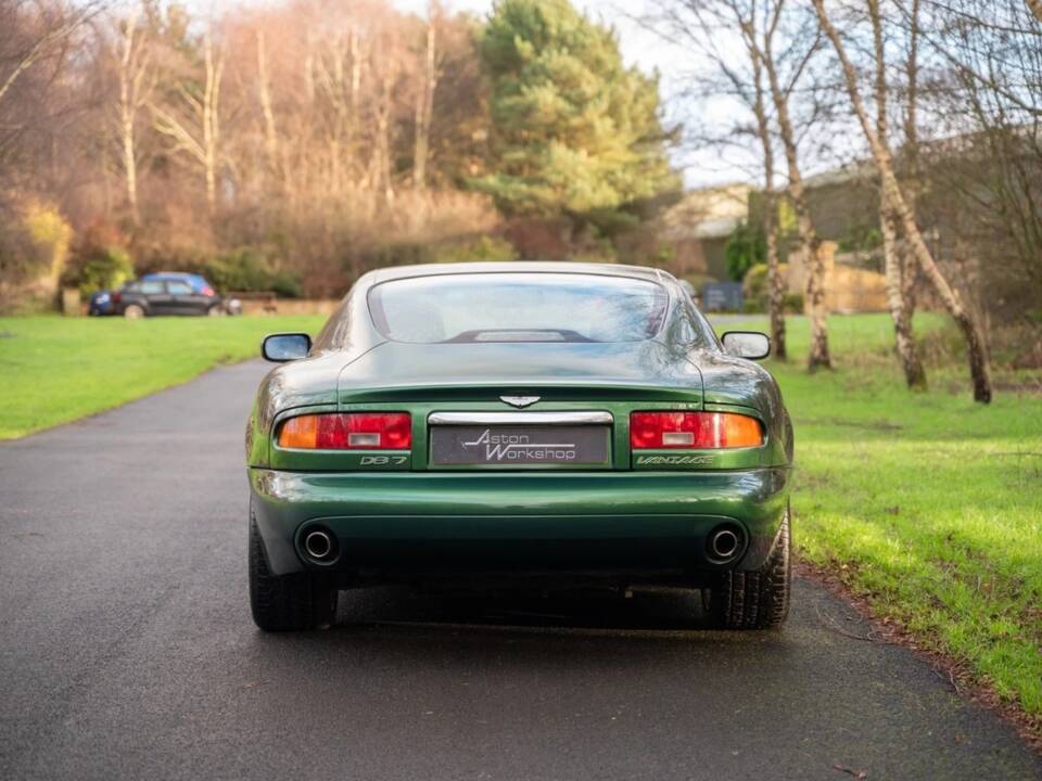Image 6/27 de Aston Martin DB 7 Vantage (1999)