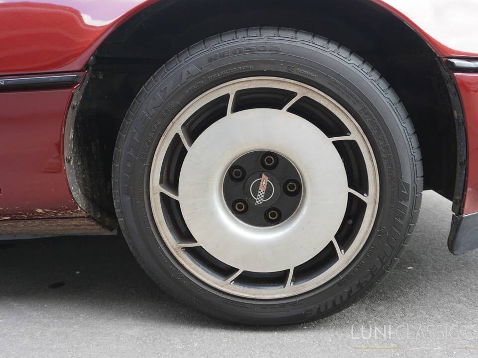 Afbeelding 26/45 van Chevrolet Corvette Convertible (1988)