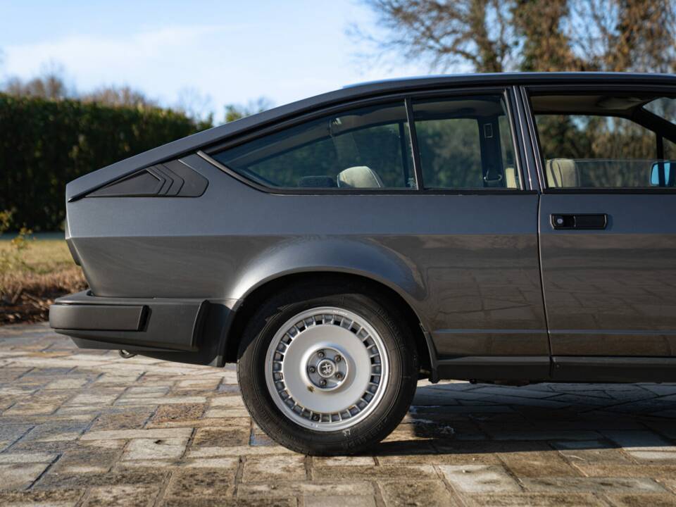 Bild 15/50 von Alfa Romeo GTV 6 2.5 (1981)