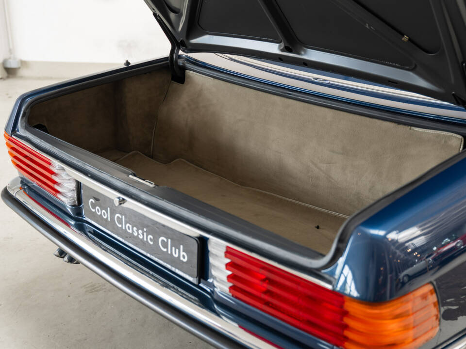 Image 35/40 of Mercedes-Benz 300 SL (1987)
