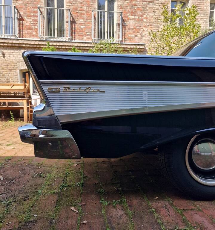 Image 18/144 of Chevrolet Bel Air Hardtop Coupe (1957)