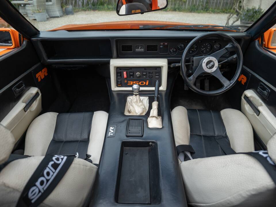 Image 34/50 of TVR Tasmin Series 1 (1985)