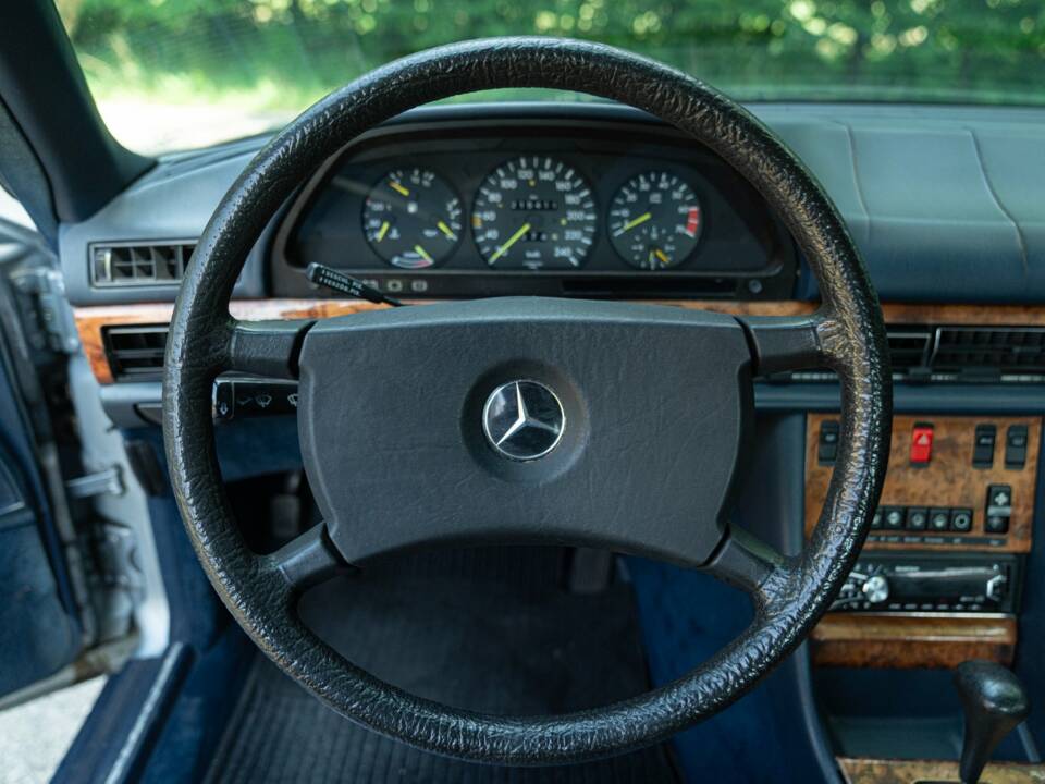 Image 42/50 de Mercedes-Benz 380 SEC (1982)
