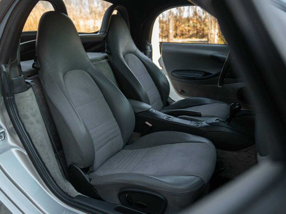 Image 28/50 of Porsche Boxster (1997)