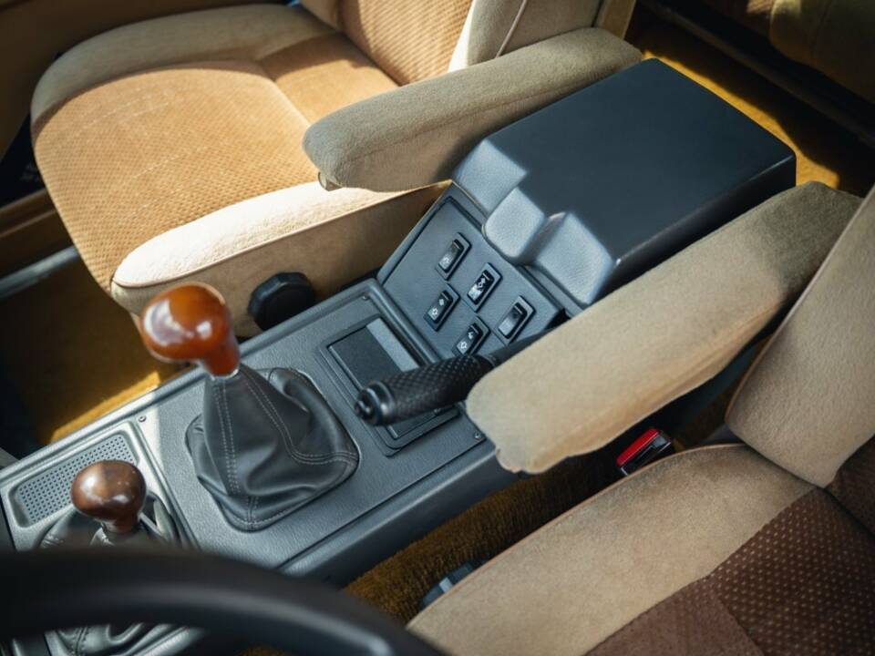 Image 15/15 of Land Rover Range Rover Classic EFI (1987)