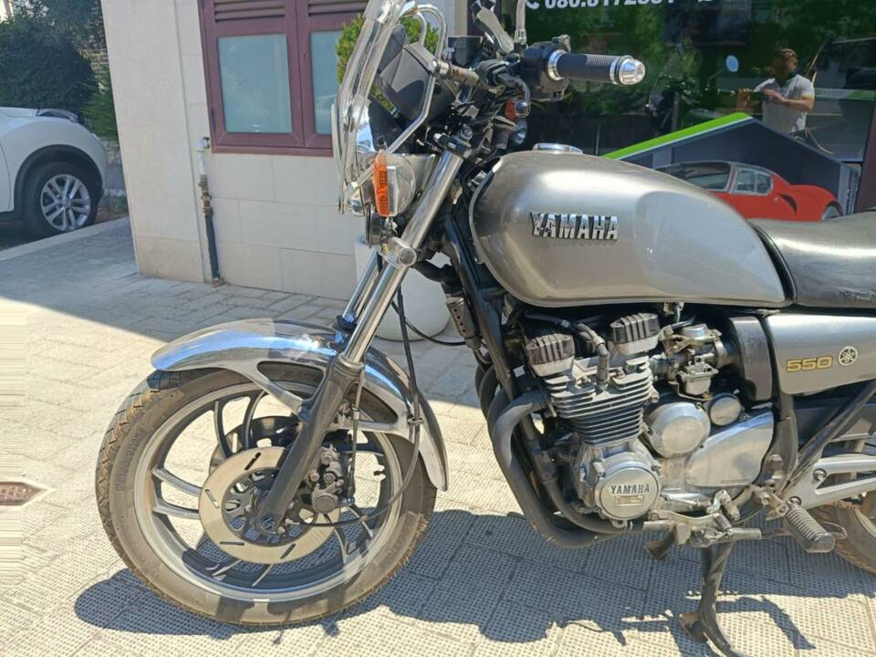 Image 34/37 of Yamaha XZ 550 (1985)