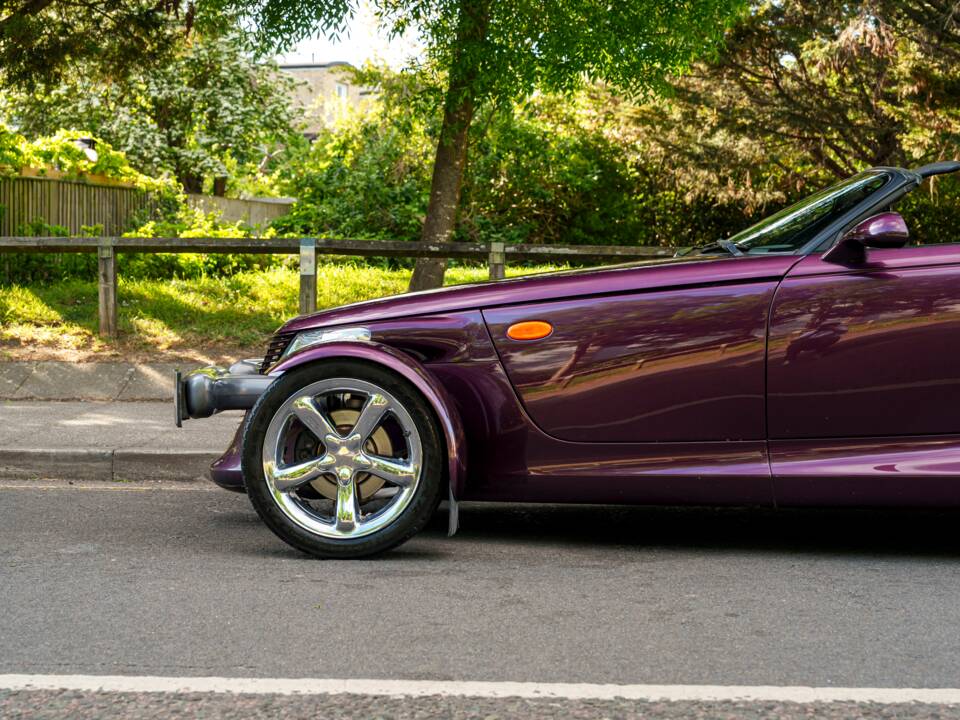 Image 16/29 of Plymouth Prowler (1999)
