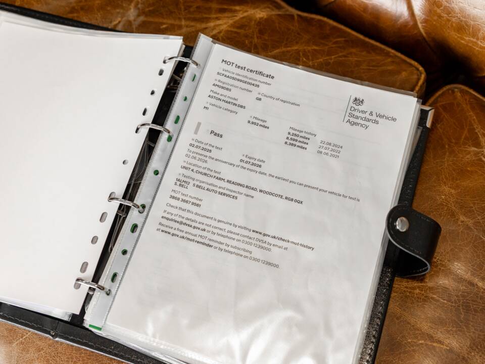 Image 60/77 of Aston Martin DBS (2009)