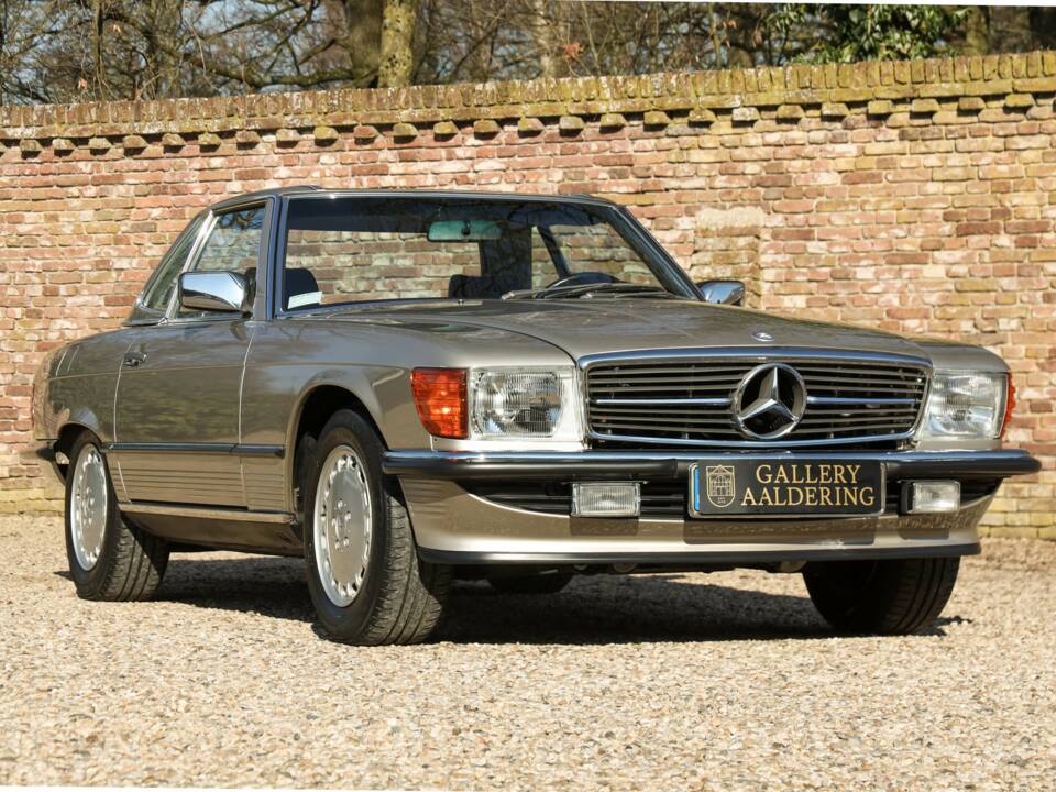 Bild 21/50 von Mercedes-Benz 560 SL (1987)