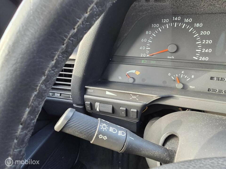 Bild 16/42 von Alfa Romeo 164 2.0i V6 Turbo (1992)