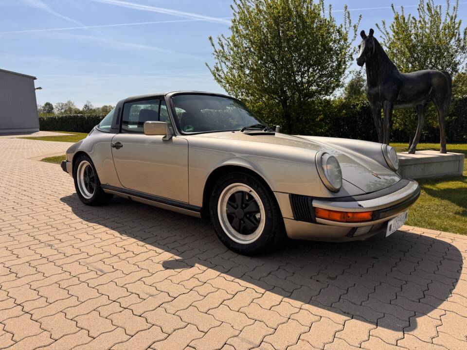 Image 4/88 of Porsche 911 Carrera 3.2 (1985)