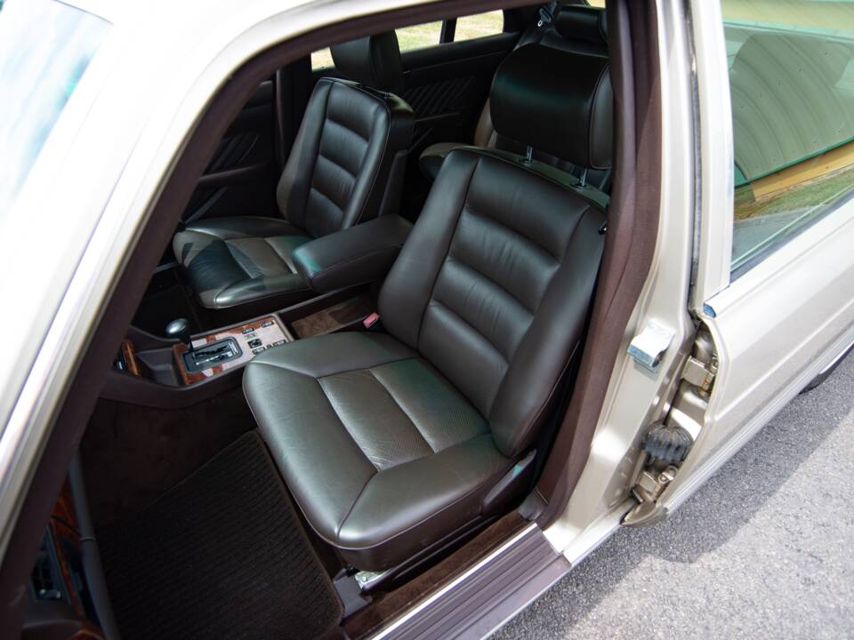 Bild 13/29 von Mercedes-Benz 300 SEL (1990)
