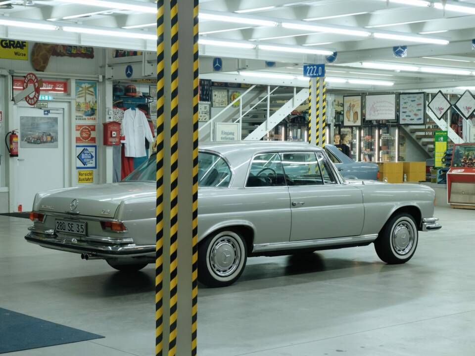 Image 12/50 of Mercedes-Benz 280 SE 3,5 (1970)