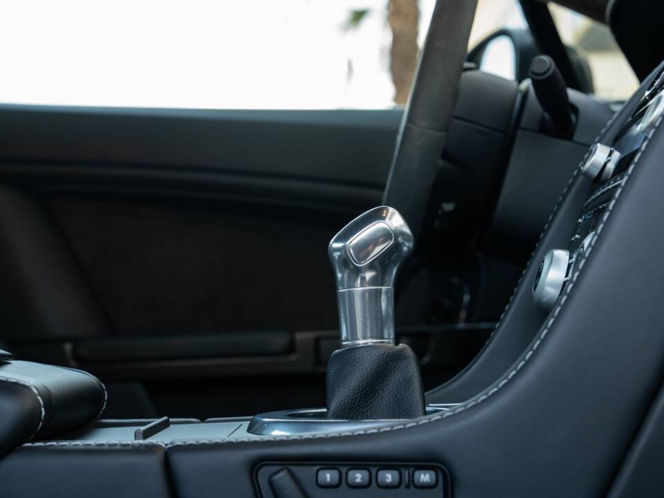 Image 75/83 de Aston Martin V12 Vantage (2009)