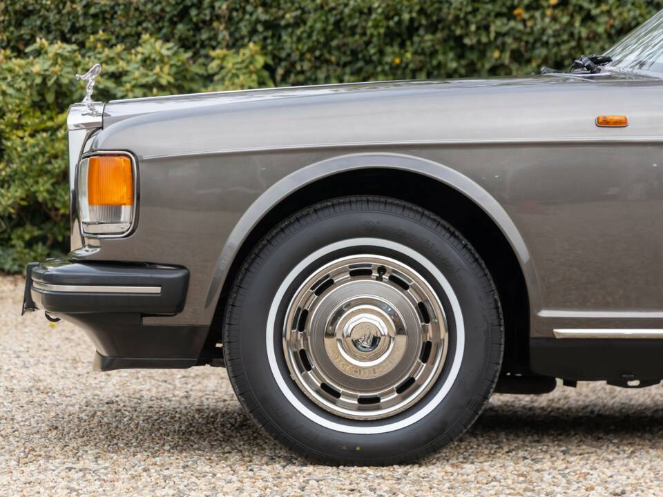 Image 36/50 of Rolls-Royce Silver Spirit (1987)