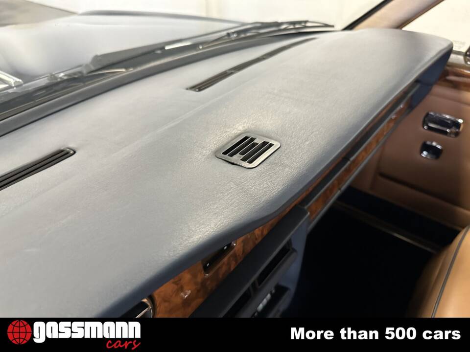 Image 14/15 of Rolls-Royce Silver Spur (1989)