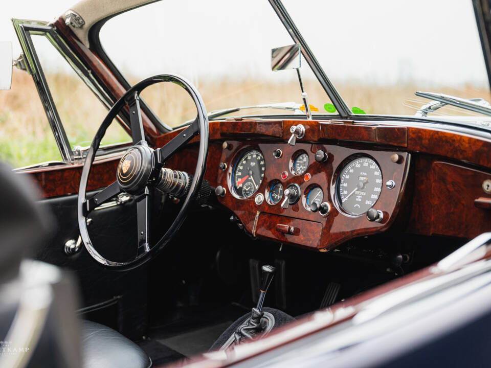 Afbeelding 11/19 van Jaguar XK 140 DHC (1956)