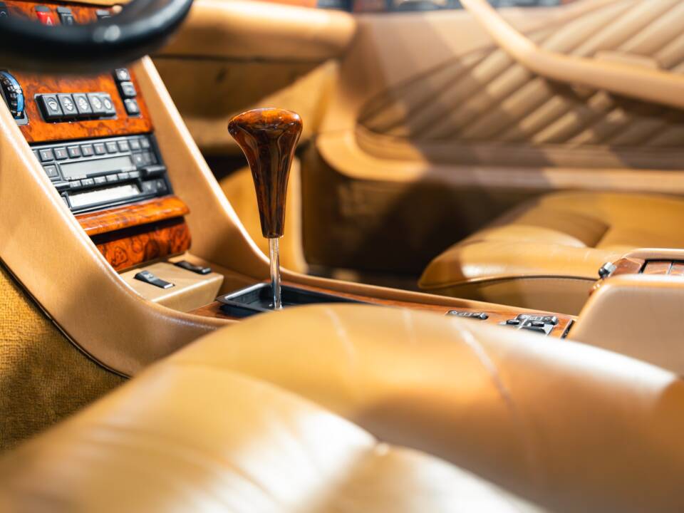 Bild 26/37 von Mercedes-Benz 560 SEC (1990)