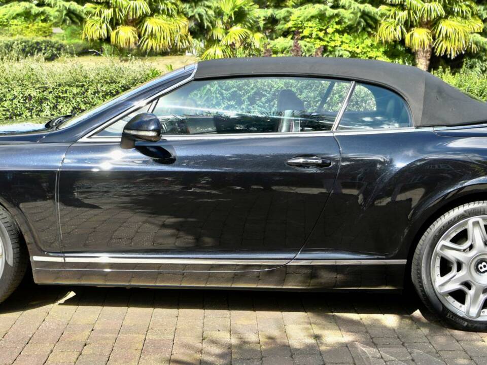 Bild 7/42 von Bentley Continental GTC W12 (2011)