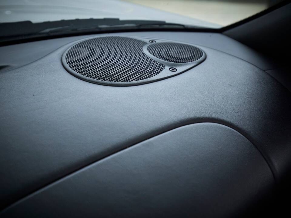 Imagen 42/98 de Porsche 911 Carrera 4S (2004)