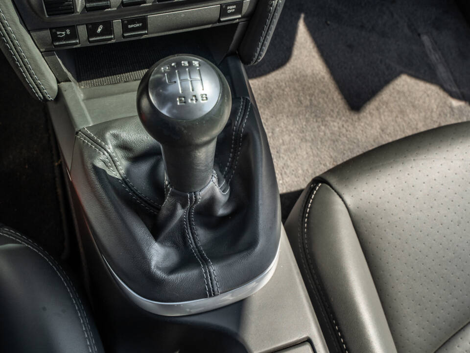 Image 70/82 of Porsche 911 Carrera 4S (WLS) (2006)