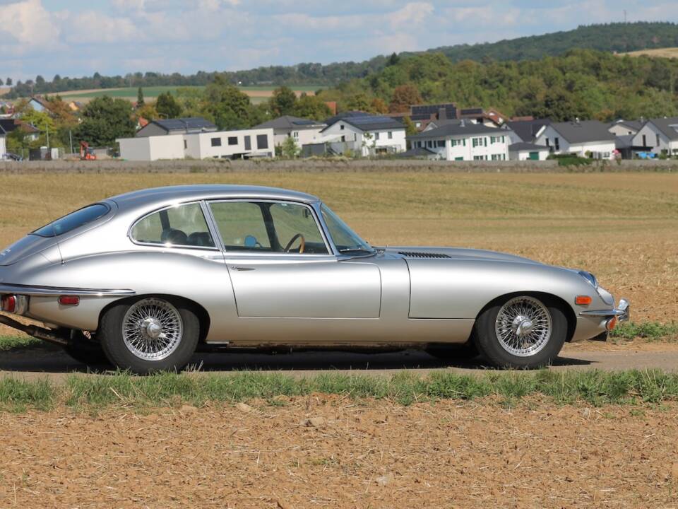 Bild 31/38 von Jaguar E-Type (2+2) (1968)