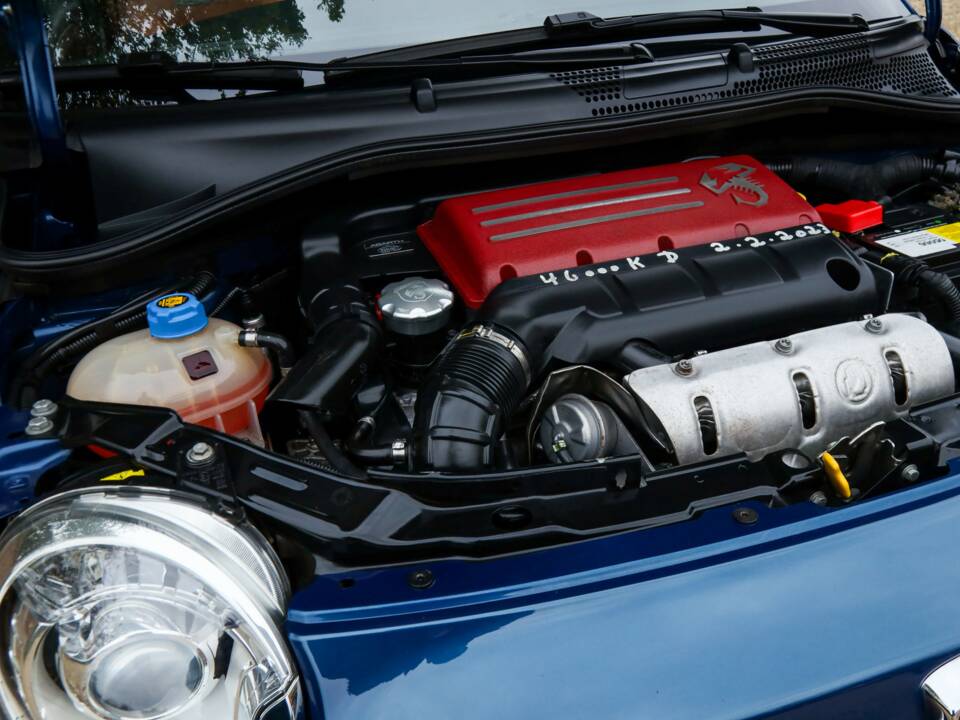 Image 34/50 of Abarth 595 Cabrio Italia (2011)