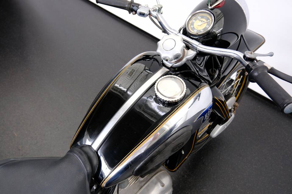 Immagine 65/82 di NSU Lux (1952)