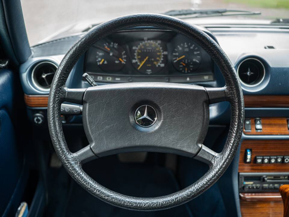 Bild 25/83 von Mercedes-Benz 300 D Turbodiesel (1983)