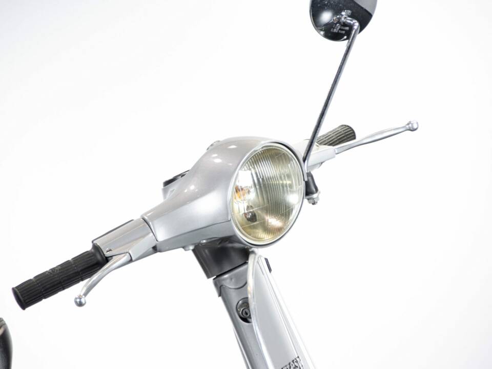 Bild 28/47 von Piaggio Vespa P 200 E (1977)